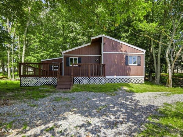 4774 Pine Ridge Drive W, Bushkill, PA 18324