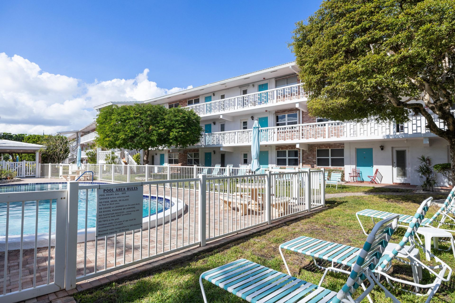 234 Hibiscus Avenue, Unit 370, Lauderdale by the Sea, FL 33308 Photo