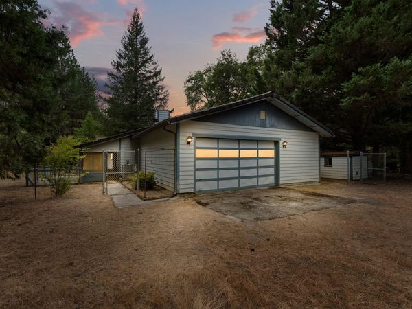 1475 Pleasant Creek Road, Rogue River, OR 97537