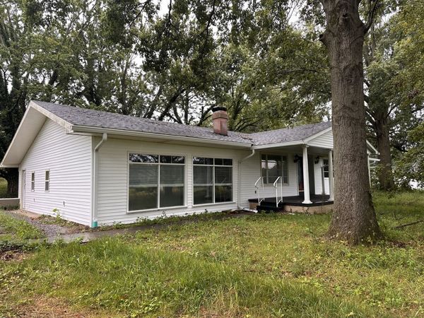 380 Golf Course Road , Eldorado, IL 62930