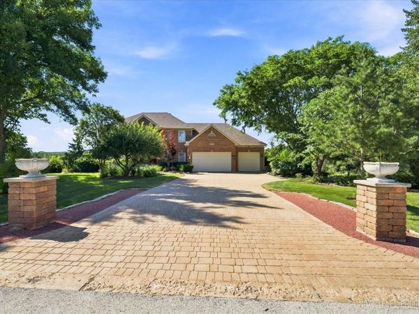 39W044 Foxwood Lane , St. Charles, IL 60175