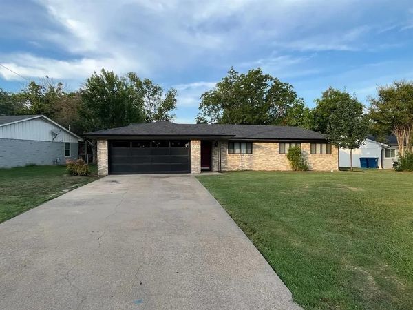 1213 Crestview Drive, Kaufman, TX 75142