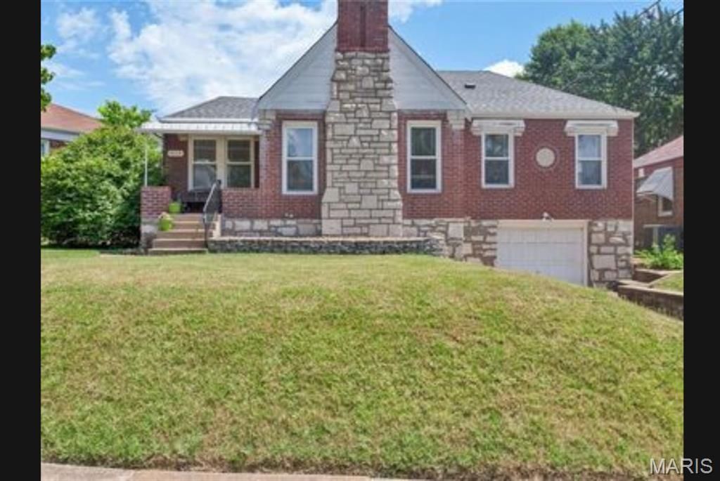 9114 Lucia Drive, Saint Louis, MO 63123 Main Photo