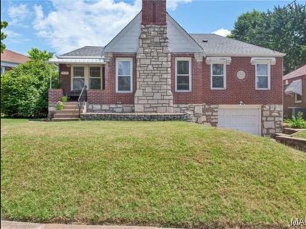 9114 Lucia Drive, St Louis, MO 63123