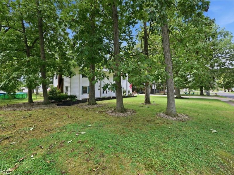 222 E Howard Street , Willard, OH 44890 Photo 10
