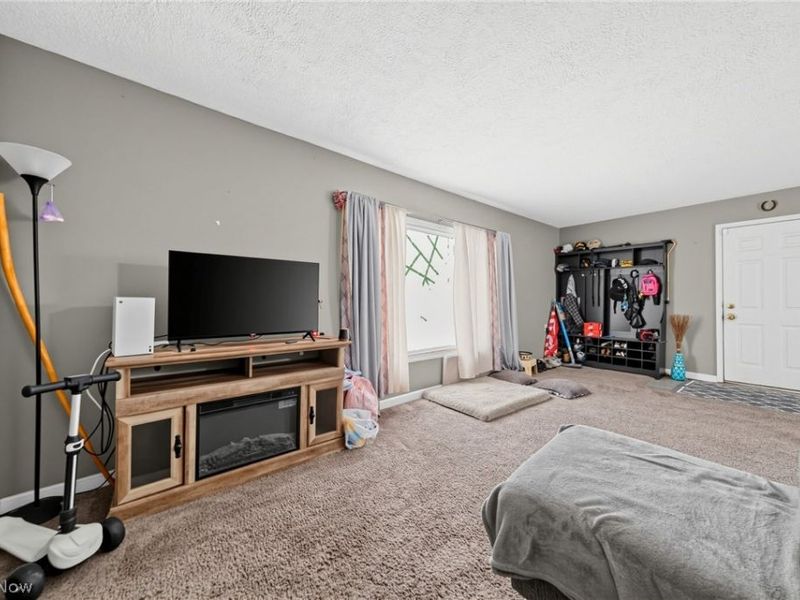 222 E Howard Street , Willard, OH 44890 Photo 13