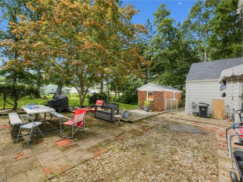 222 E Howard Street , Willard, OH 44890 Photo 2