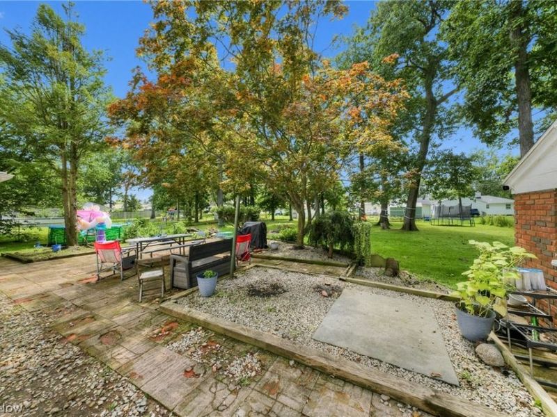 222 E Howard Street , Willard, OH 44890 Photo 3