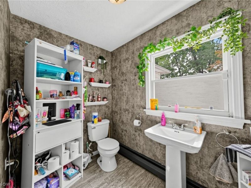 222 E Howard Street , Willard, OH 44890 Photo 32