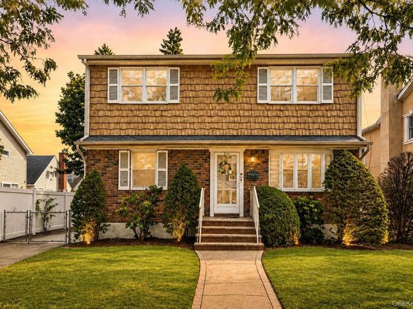 82-11 262nd street , Floral Park, NY 11004