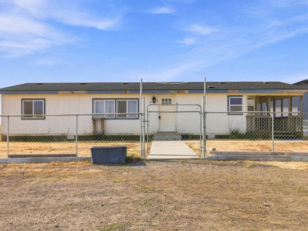 52900 E Bisson Rd, Reardan, WA 99029