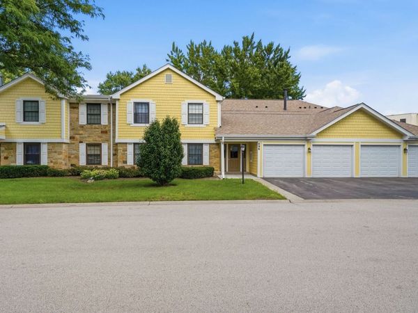 496 Thornhill Lane , Unit C1, Wheeling, IL 60090