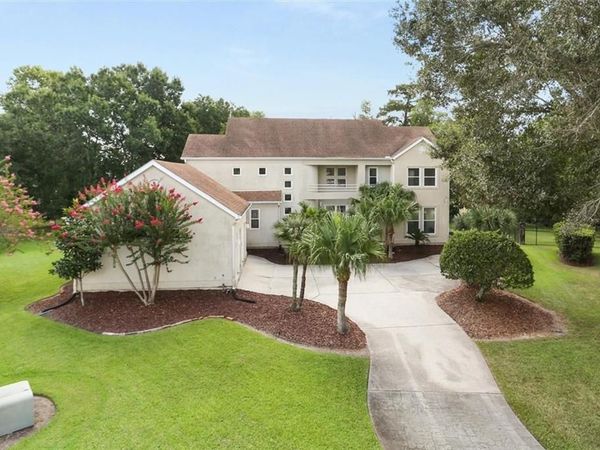 8 SHOAL CREEK Drive, New Orleans, LA 70131