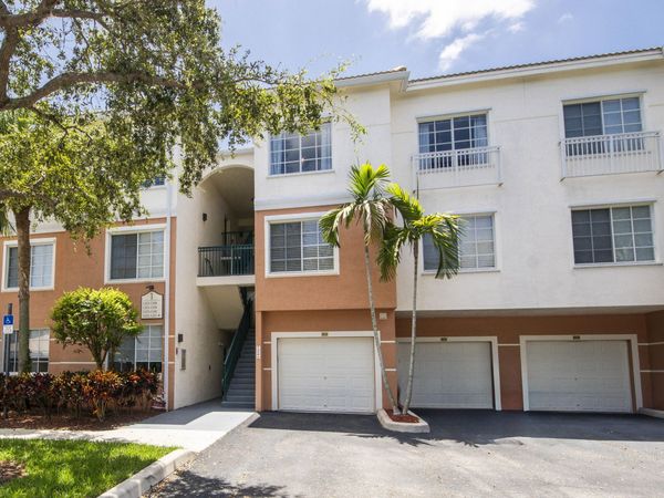1305 Myrtlewood Circle E, Palm Beach Gardens, FL 33418