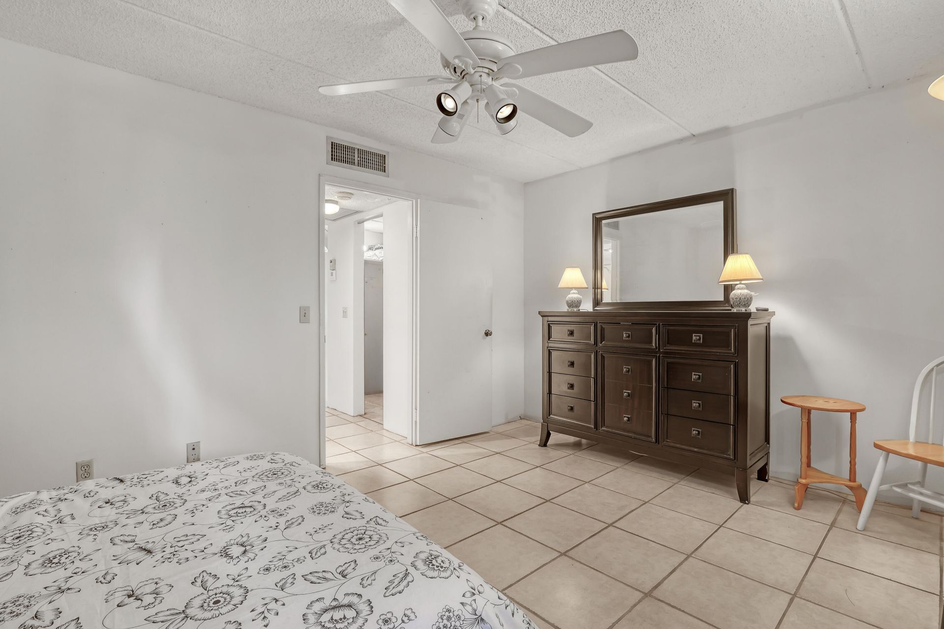 400 Village Green Circle W, Unit 117, Palm Springs, FL 33461 Photo
