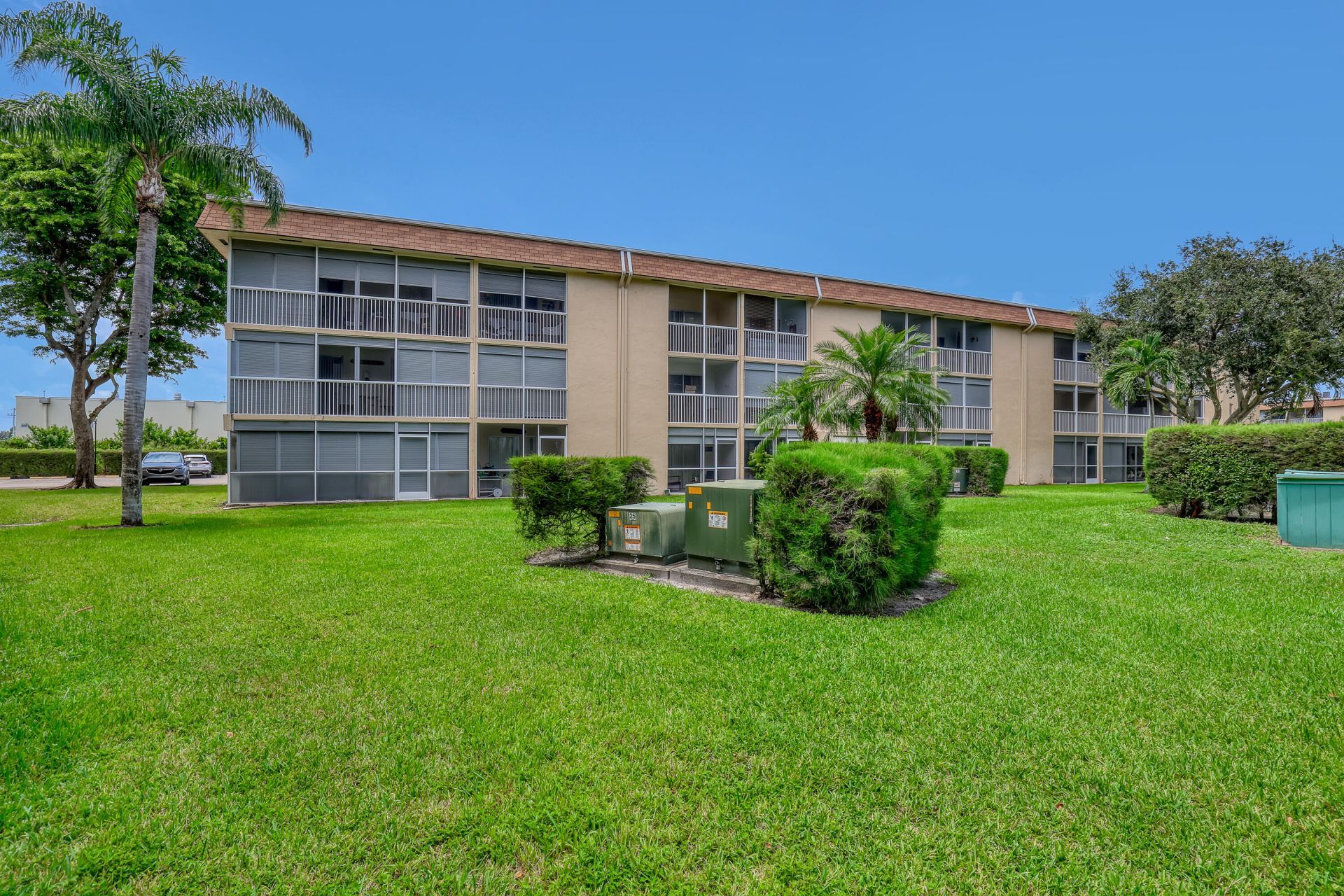 400 Village Green Circle W, Unit 117, Palm Springs, FL 33461 Photo