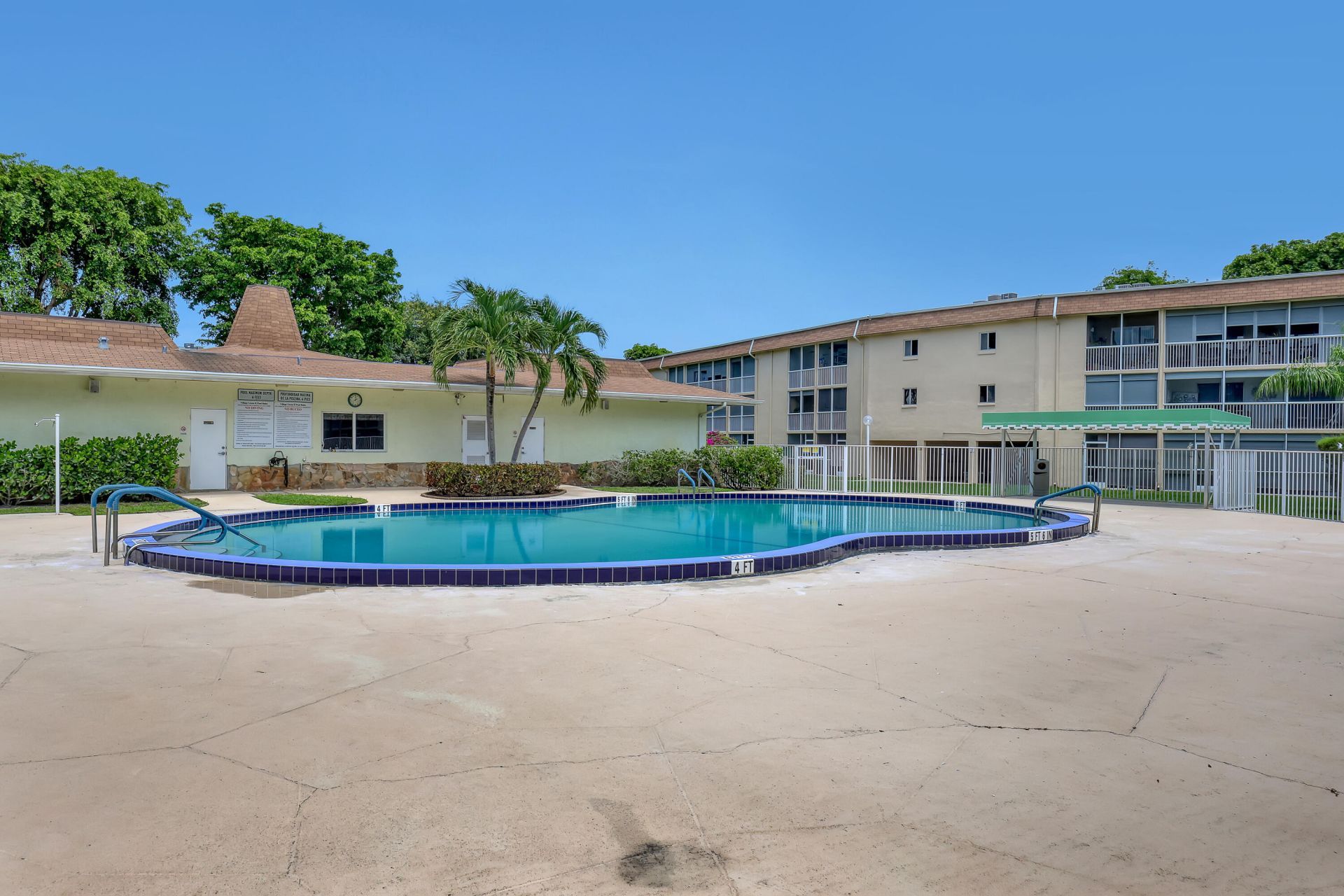 400 Village Green Circle W, Unit 117, Palm Springs, FL 33461 Photo