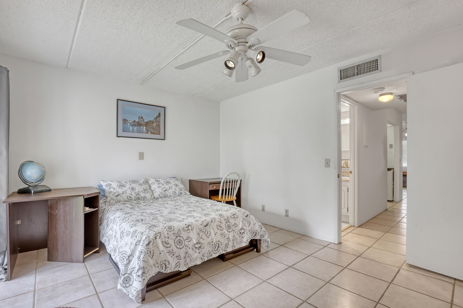 400 Village Green Circle W, Unit 117, Palm Springs, FL 33461 Photo