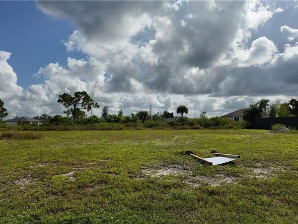 4313 NE 11th AVE, CAPE CORAL, FL 33909