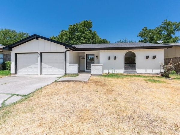 805 Salem Drive, Arlington, TX 76014