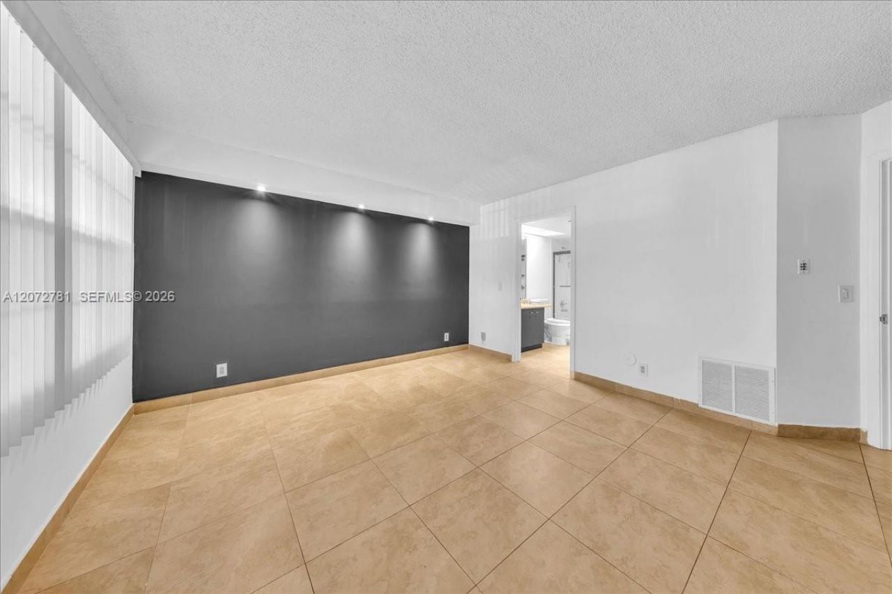 1300 SW 125th Ave, Unit 114K, Pembroke Pines, FL 33027 Photo