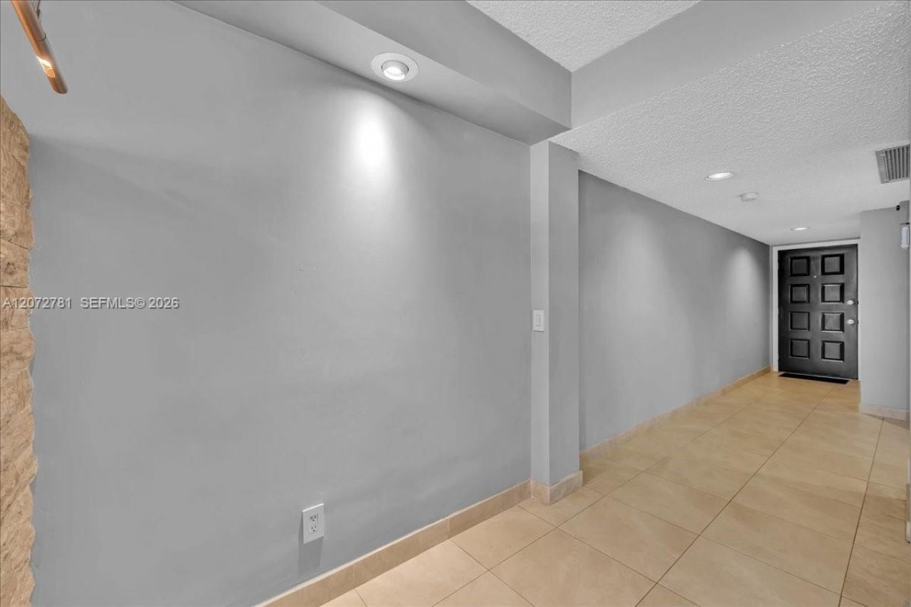1300 SW 125th Ave, Unit 114K, Pembroke Pines, FL 33027 Photo