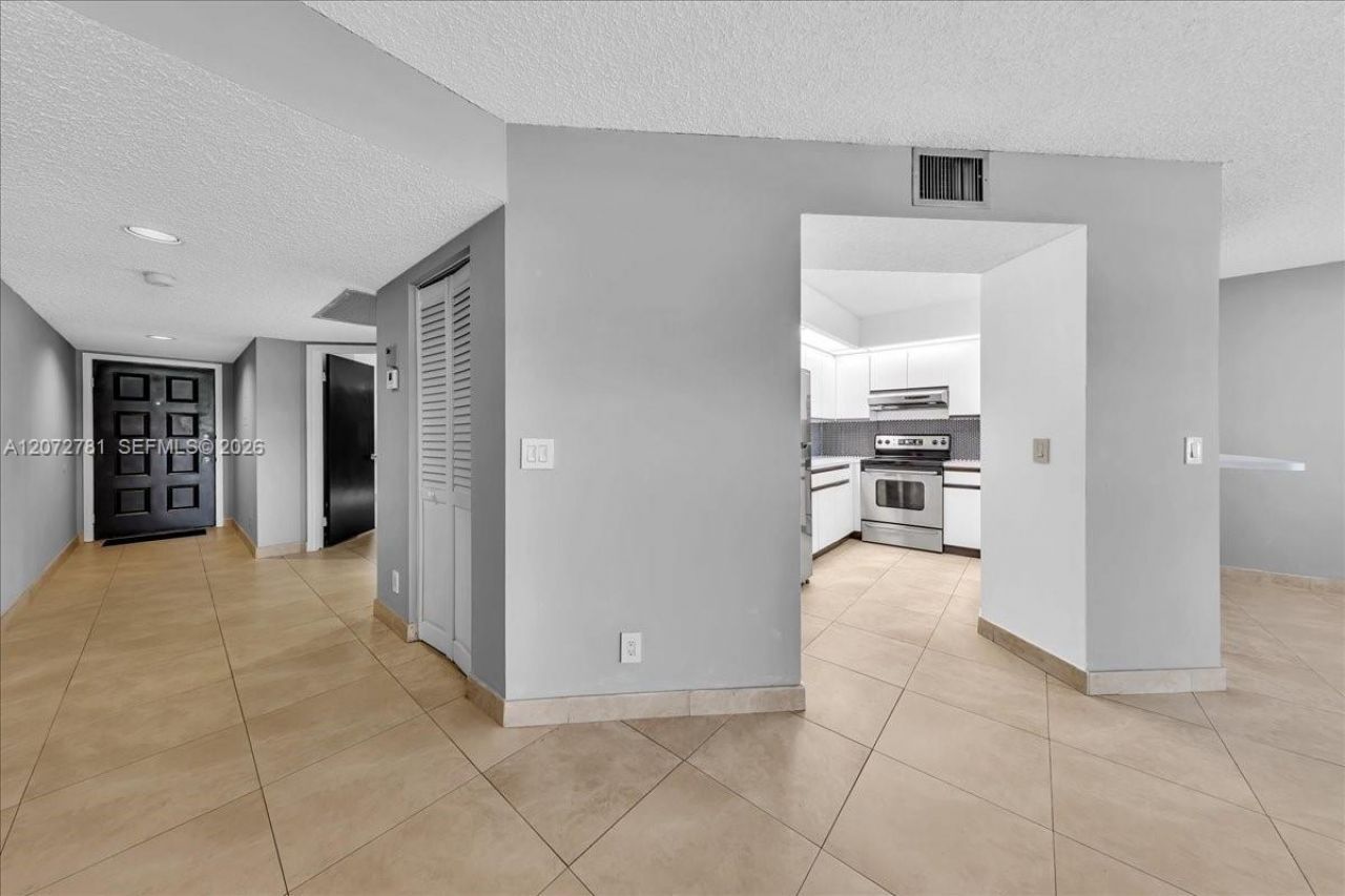 1300 SW 125th Ave, Unit 114K, Pembroke Pines, FL 33027 Photo