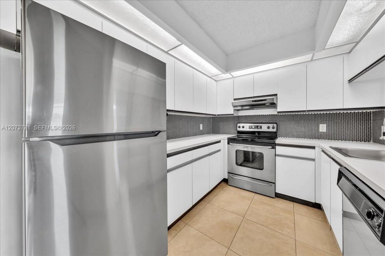 1300 SW 125th Ave, Unit 114K, Pembroke Pines, FL 33027 Photo