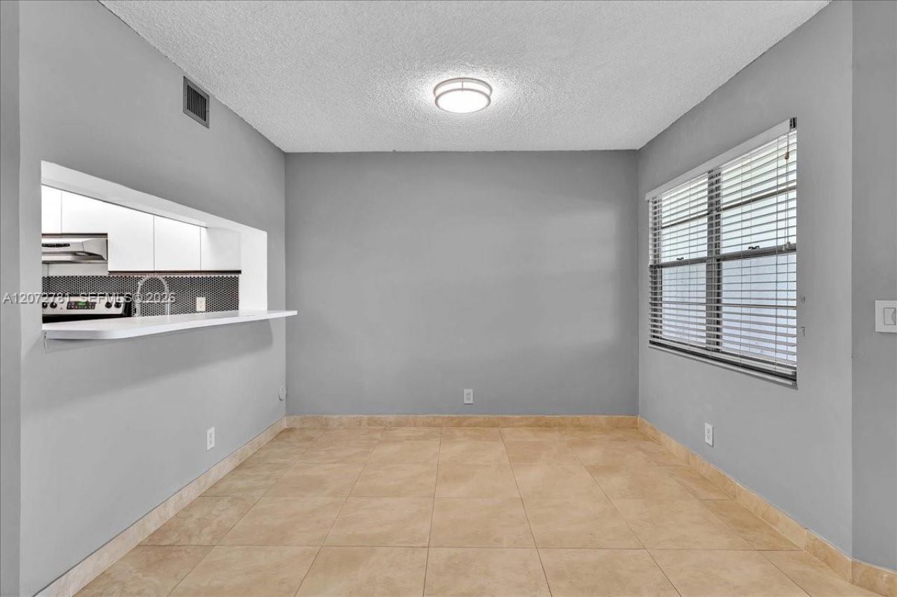 1300 SW 125th Ave, Unit 114K, Pembroke Pines, FL 33027 Photo