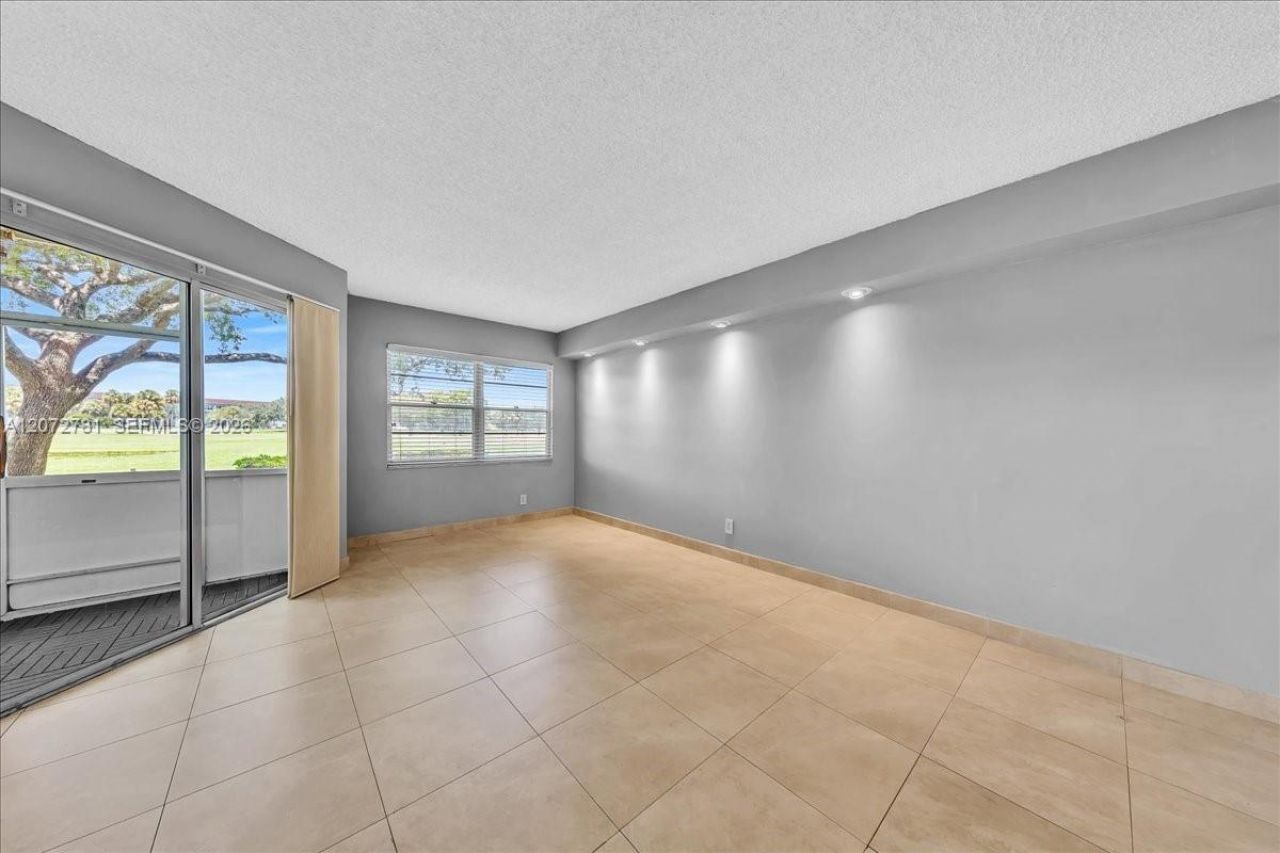 1300 SW 125th Ave, Unit 114K, Pembroke Pines, FL 33027 Photo