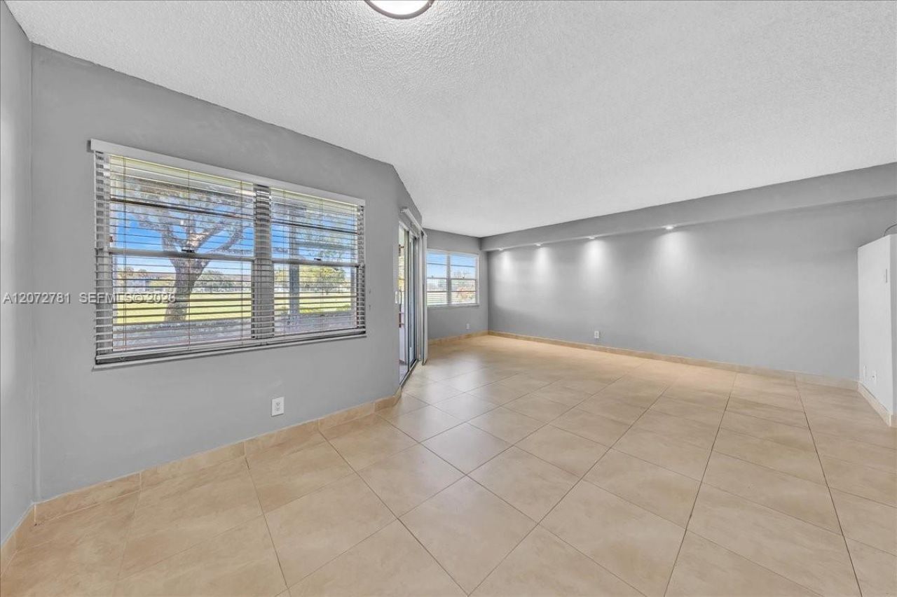1300 SW 125th Ave, Unit 114K, Pembroke Pines, FL 33027 Photo