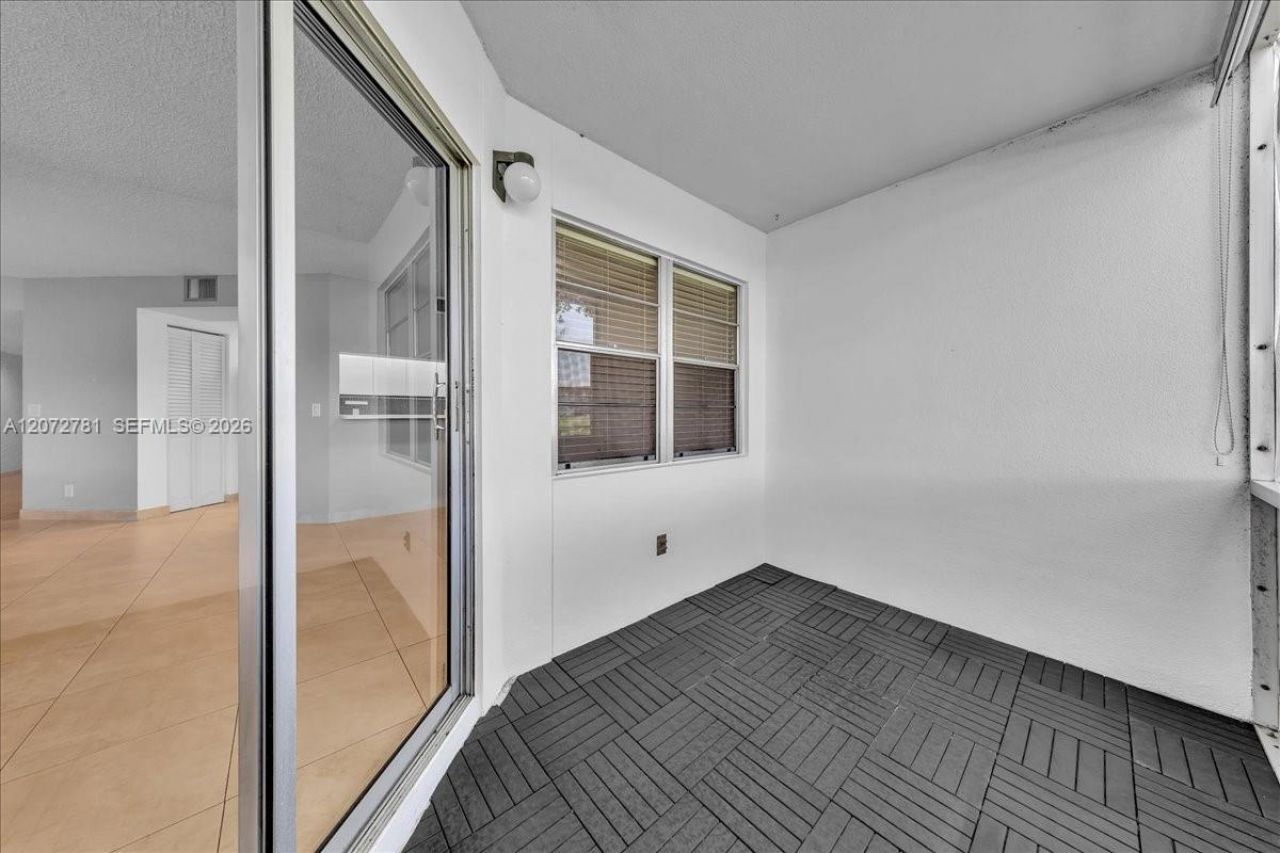 1300 SW 125th Ave, Unit 114K, Pembroke Pines, FL 33027 Photo