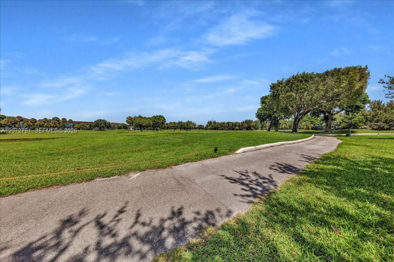 1300 SW 125th Ave, Unit 114K, Pembroke Pines, FL 33027 Photo