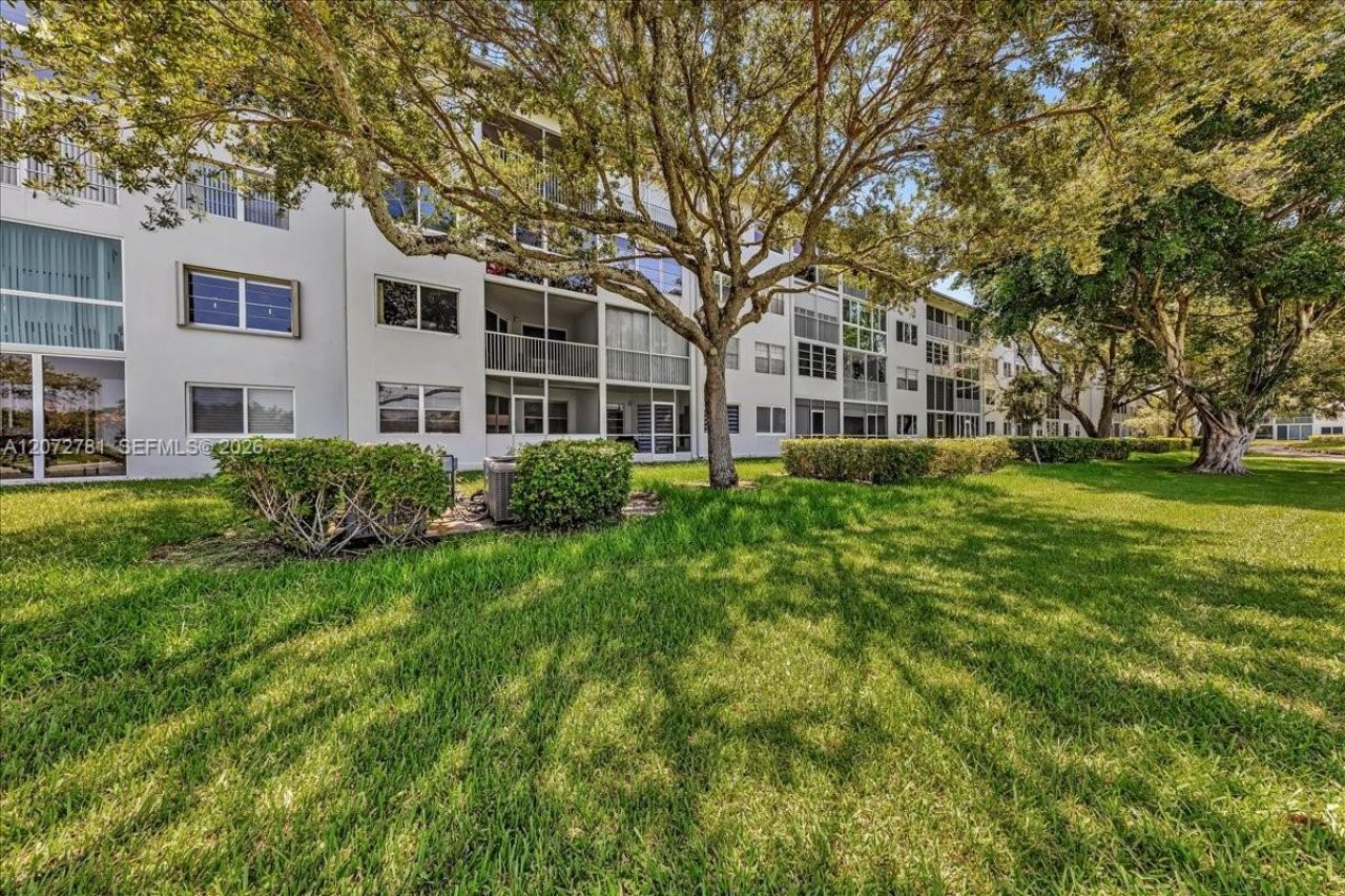 1300 SW 125th Ave, Unit 114K, Pembroke Pines, FL 33027 Photo