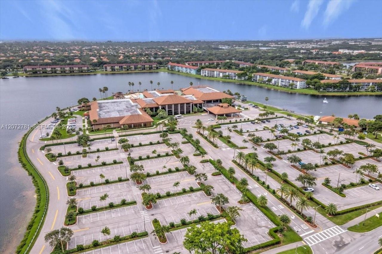 1300 SW 125th Ave, Unit 114K, Pembroke Pines, FL 33027 Photo