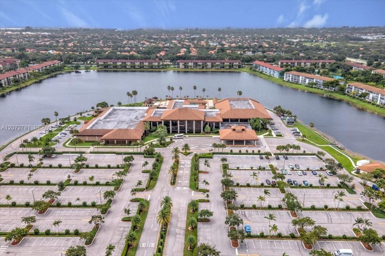 1300 SW 125th Ave, Unit 114K, Pembroke Pines, FL 33027 Photo