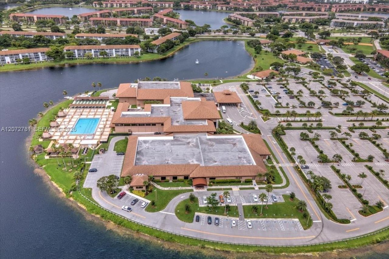 1300 SW 125th Ave, Unit 114K, Pembroke Pines, FL 33027 Photo