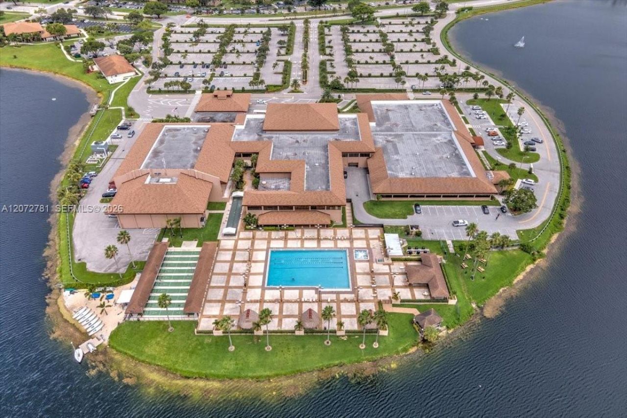 1300 SW 125th Ave, Unit 114K, Pembroke Pines, FL 33027 Photo