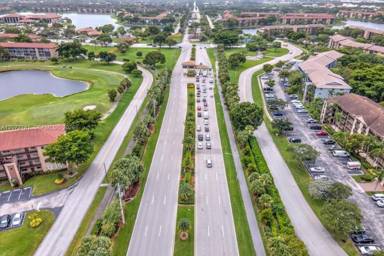 1300 SW 125th Ave, Unit 114K, Pembroke Pines, FL 33027 Photo