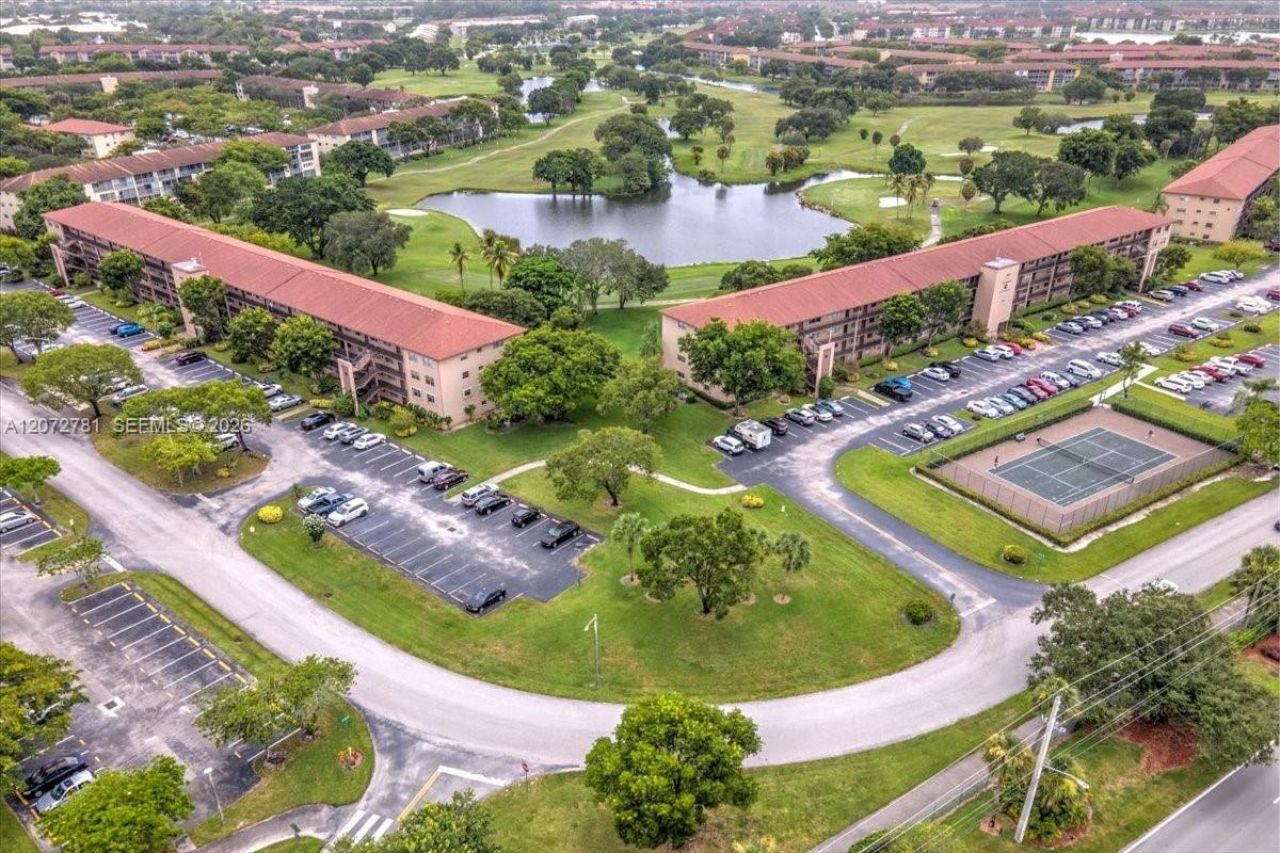 1300 SW 125th Ave, Unit 114K, Pembroke Pines, FL 33027 Photo