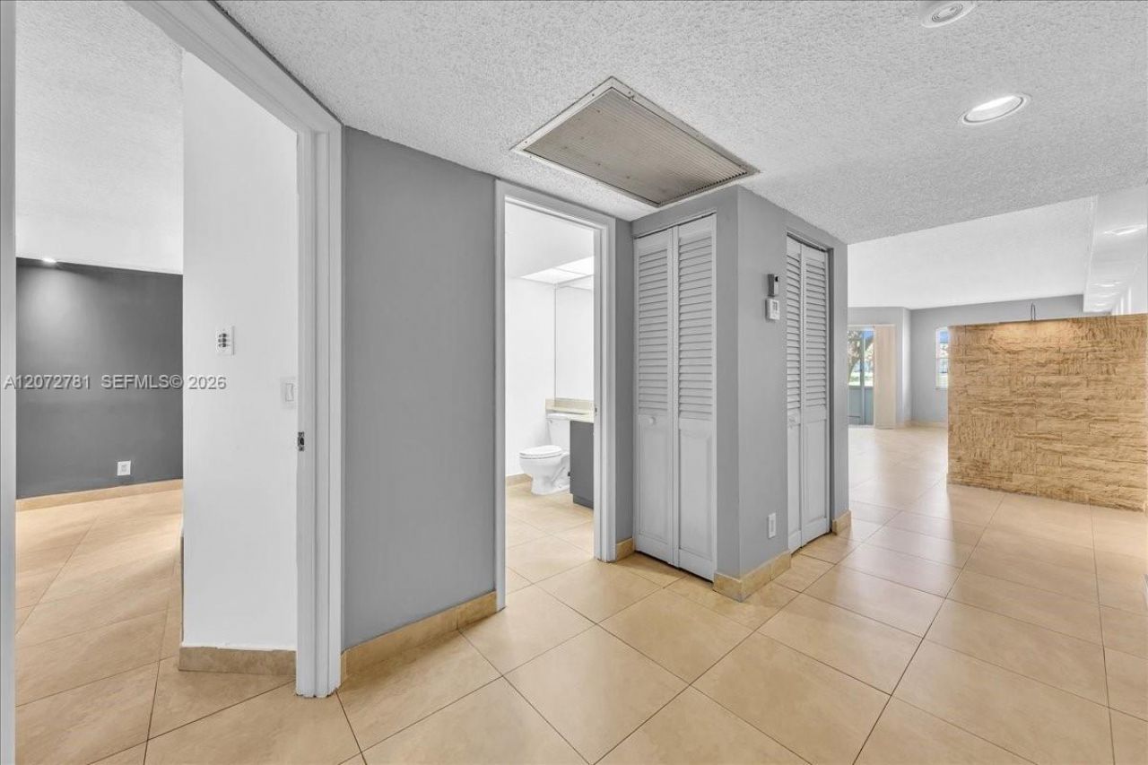 1300 SW 125th Ave, Unit 114K, Pembroke Pines, FL 33027 Photo