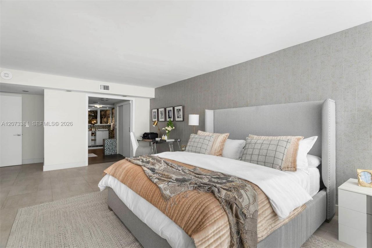 2 Grove Isle Dr , Unit B1005, Miami, FL 33133 Photo