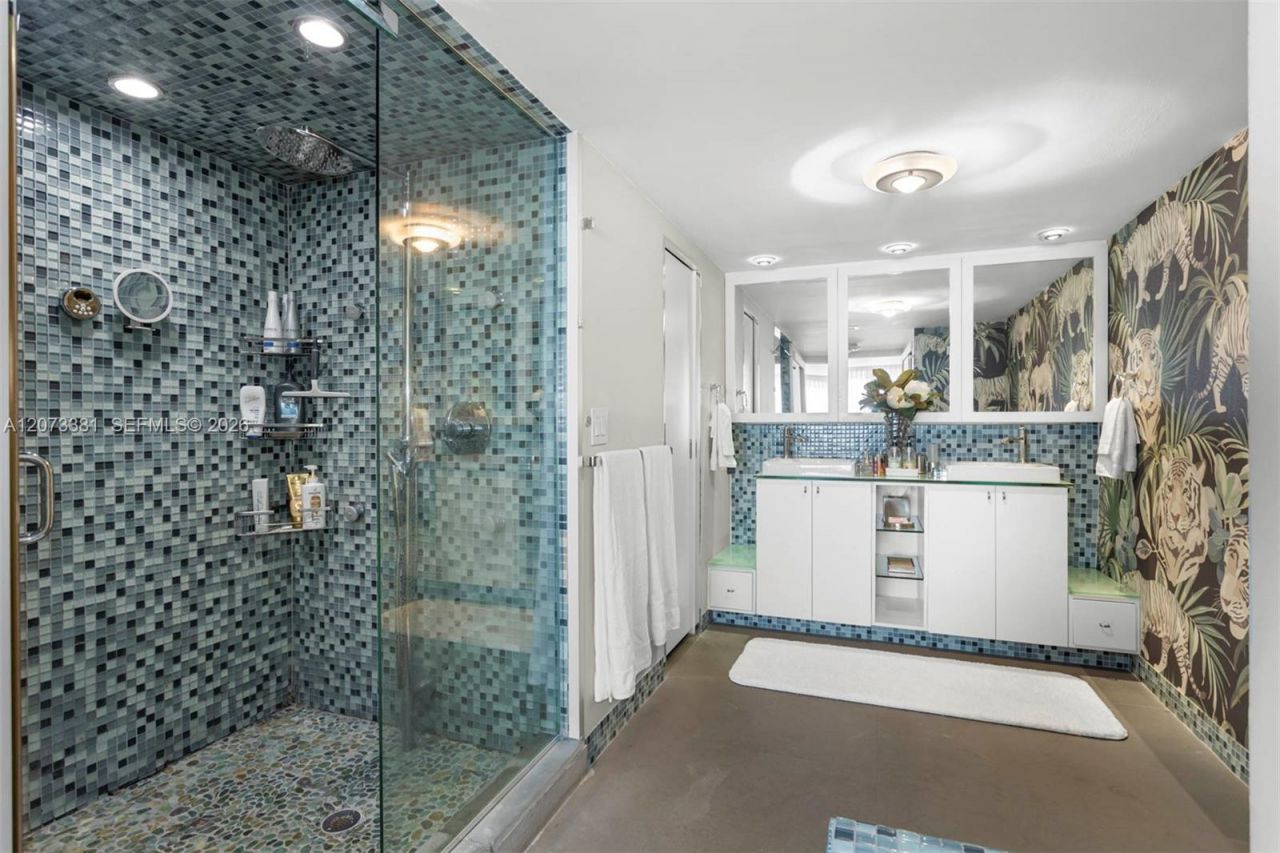 2 Grove Isle Dr , Unit B1005, Miami, FL 33133 Photo