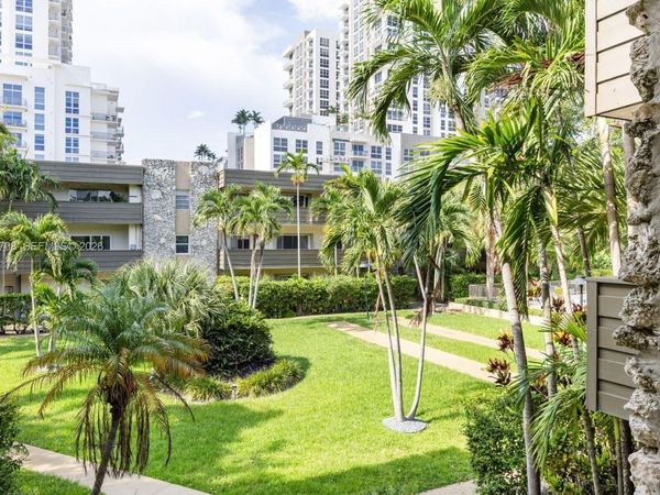 8335 SW 72nd Ave, Unit 205D, Miami, FL 33143