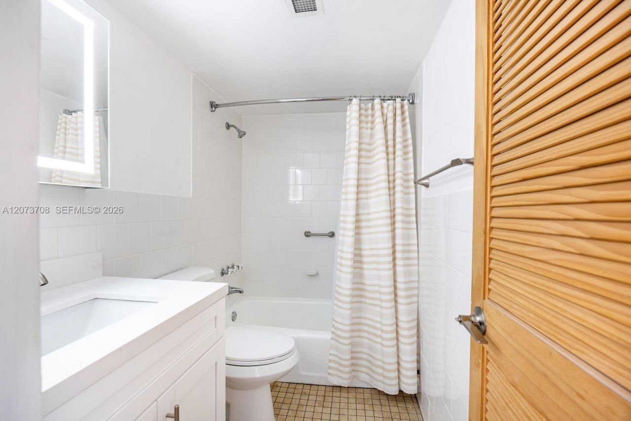 8335 SW 72nd Ave, Unit 205D, Miami, FL 33143 Photo