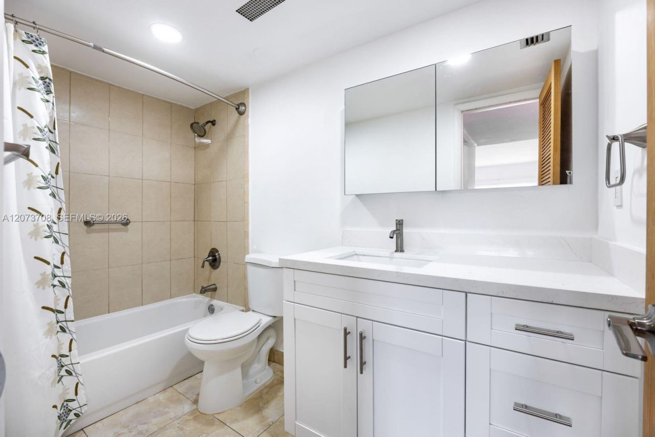 8335 SW 72nd Ave, Unit 205D, Miami, FL 33143 Photo