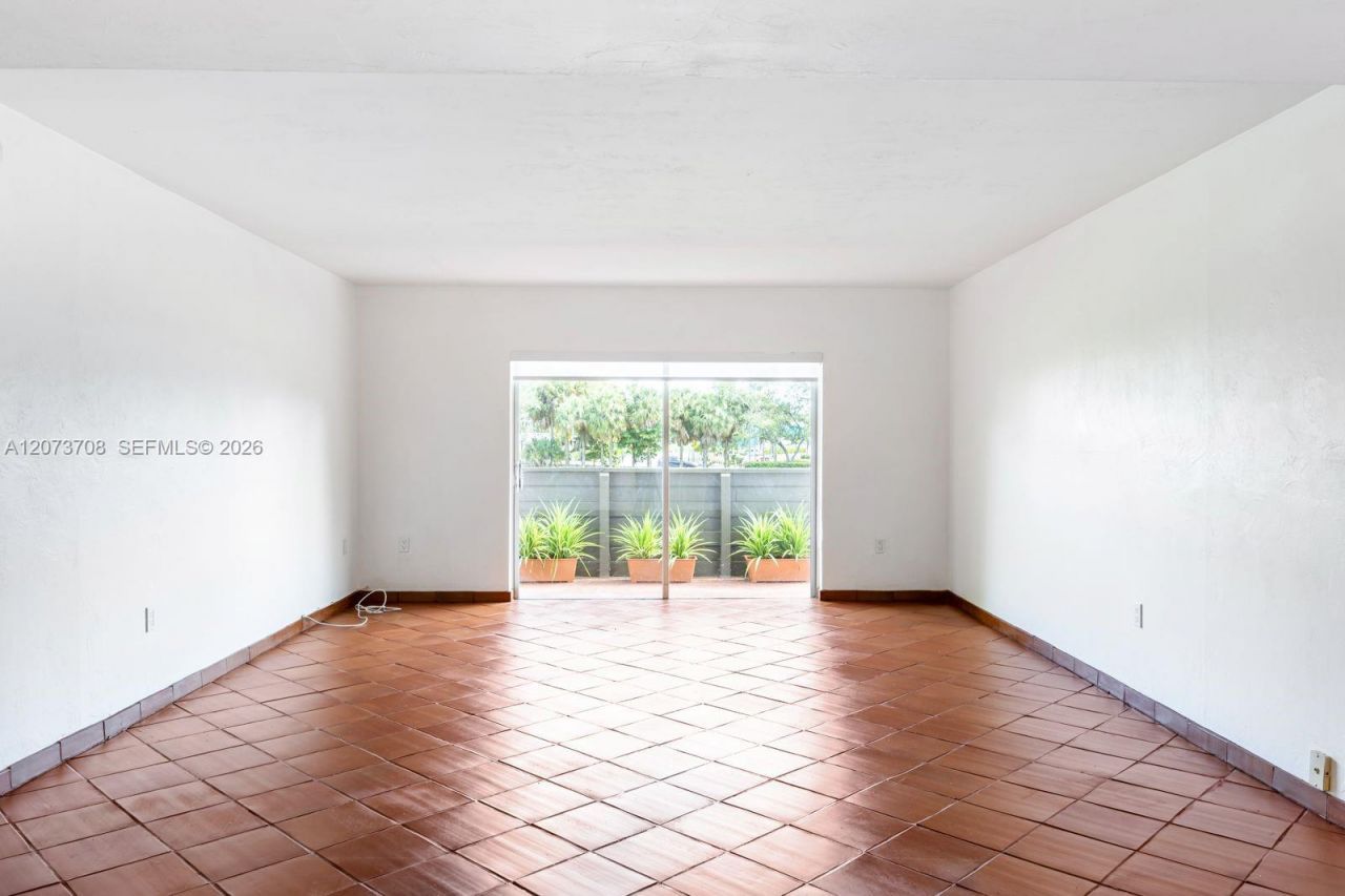 8335 SW 72nd Ave, Unit 205D, Miami, FL 33143 Photo