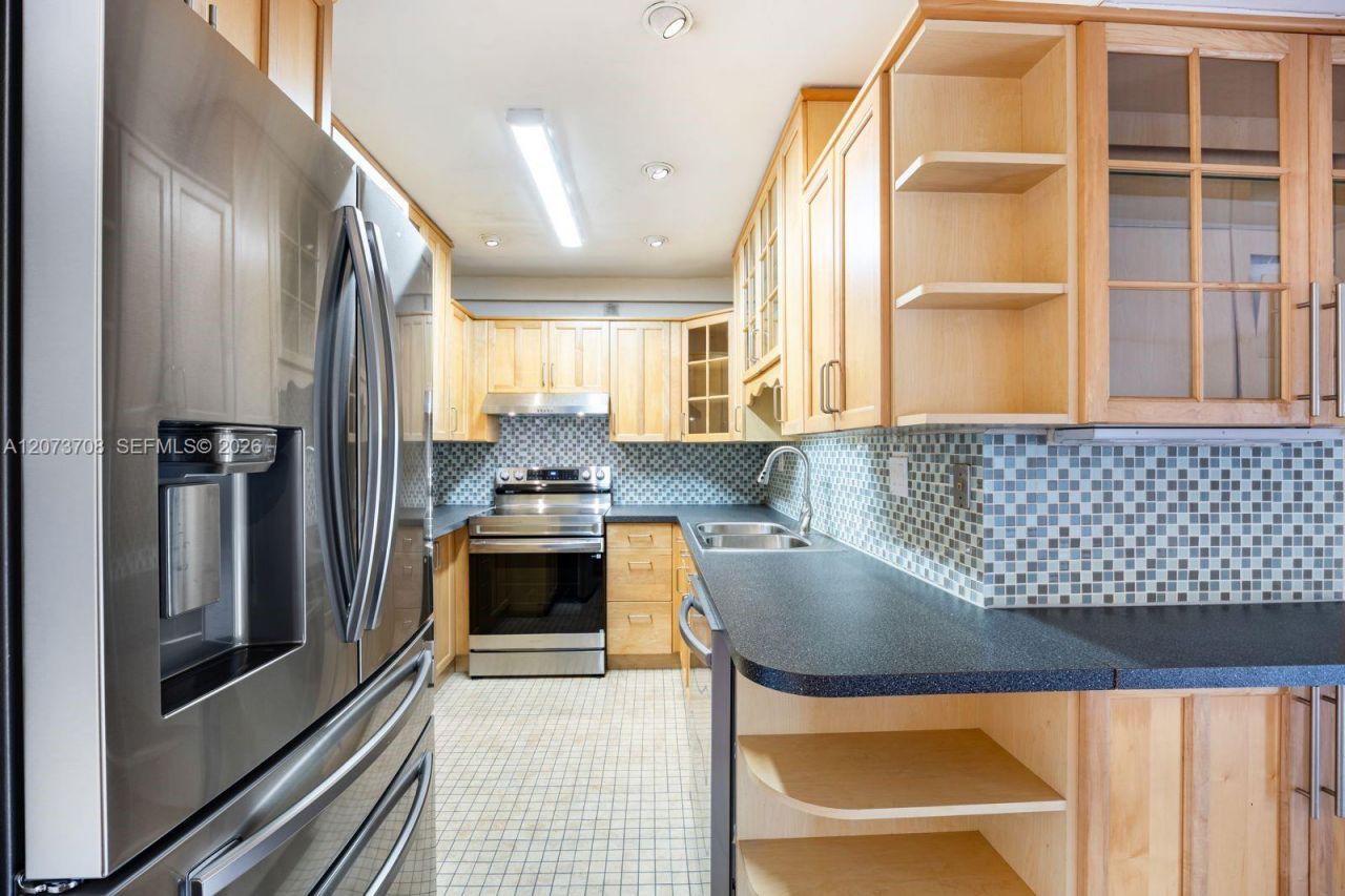 8335 SW 72nd Ave, Unit 205D, Miami, FL 33143 Photo