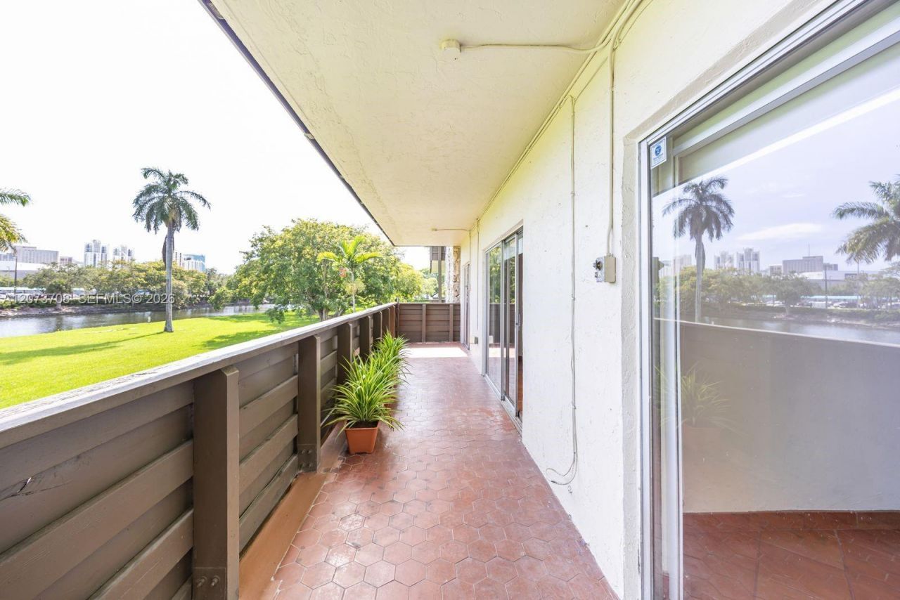 8335 SW 72nd Ave, Unit 205D, Miami, FL 33143 Photo