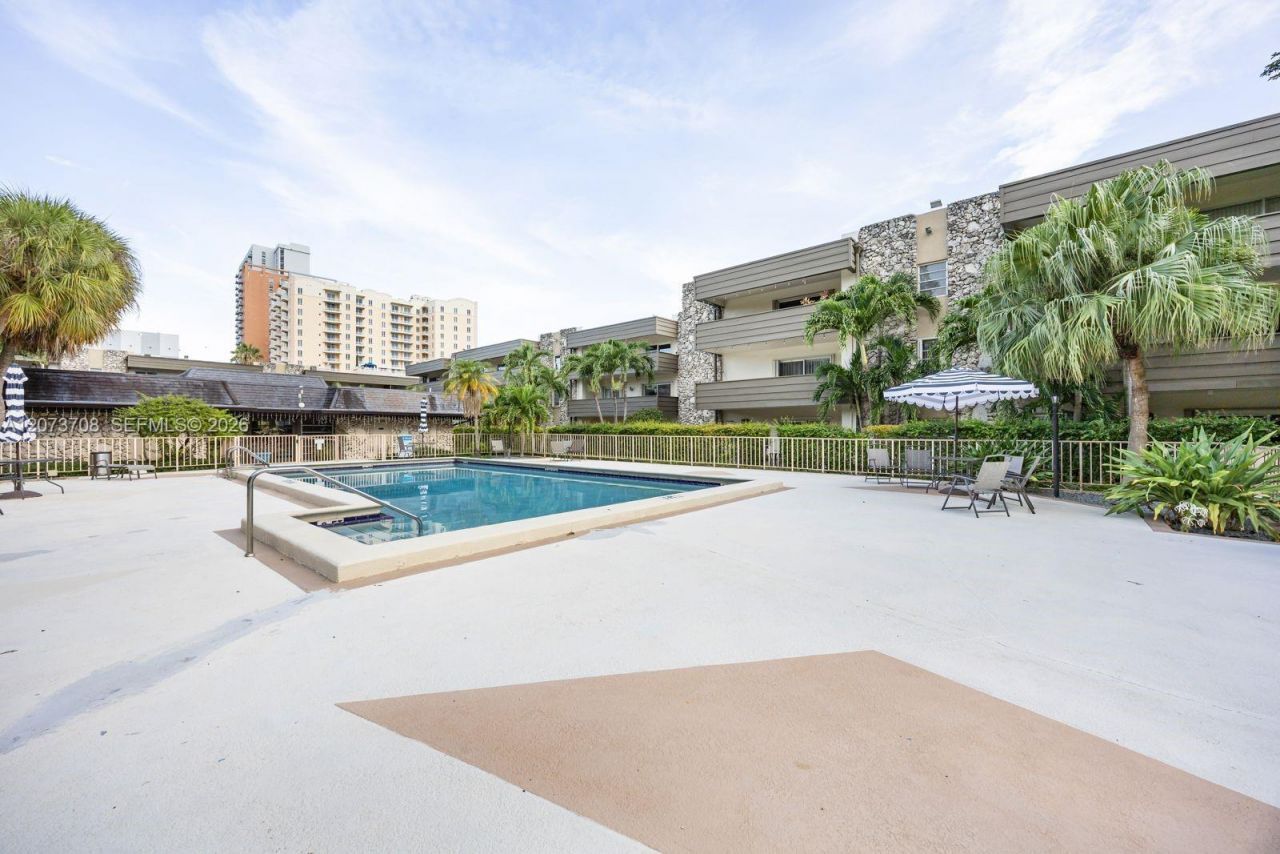 8335 SW 72nd Ave, Unit 205D, Miami, FL 33143 Photo